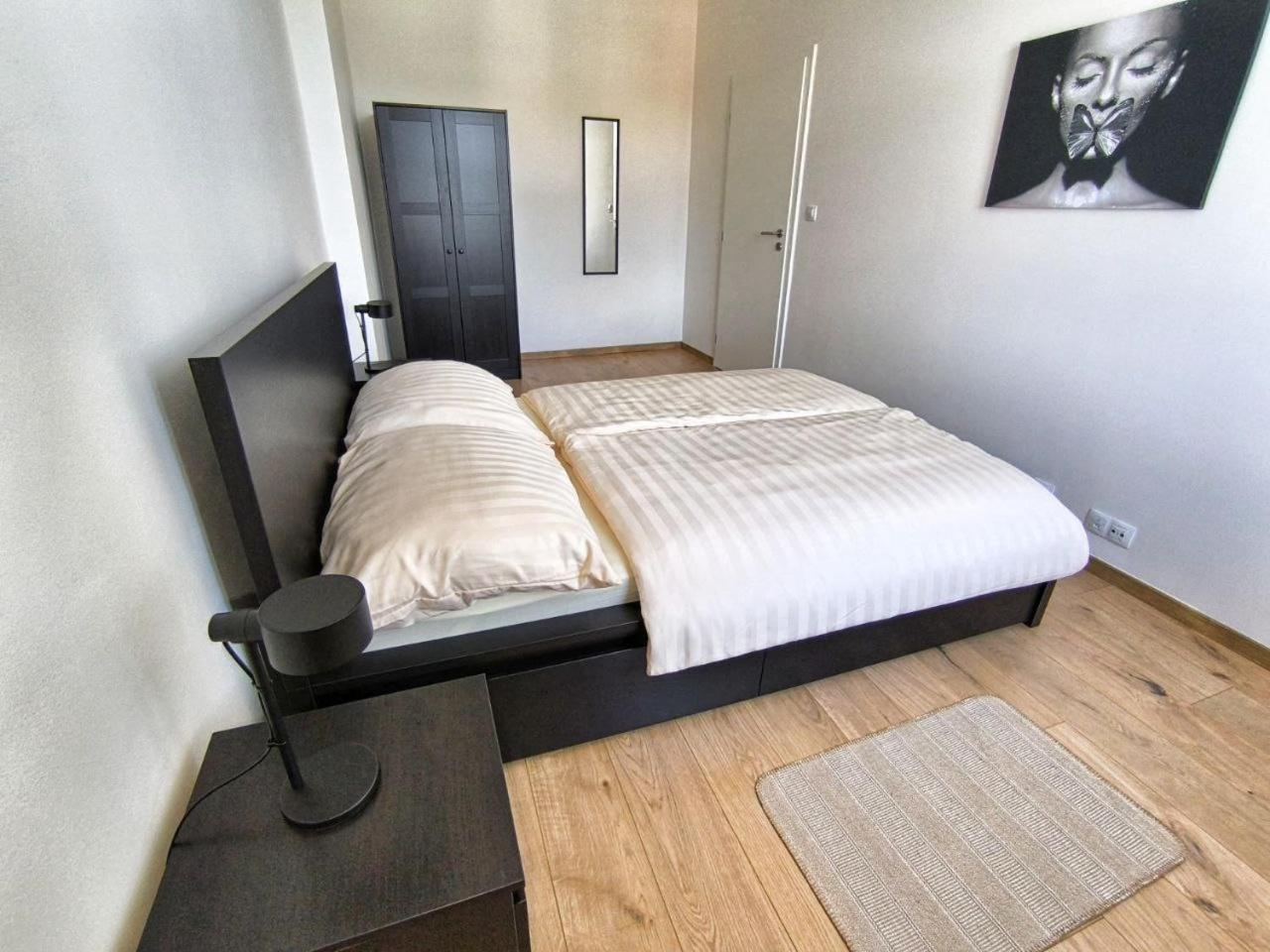 Isabel'S Suites Praga Esterno foto